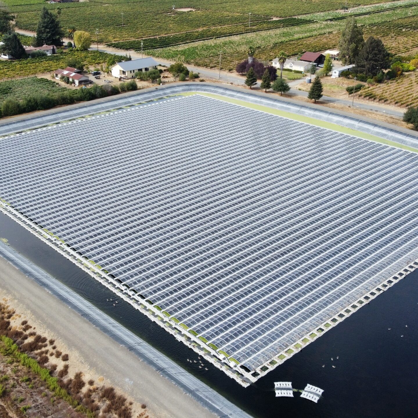 The country’s largest floating solar array (4.8 MW) in Healdsburg, CA, designed, engineered, and co-developed by Noria Energy.